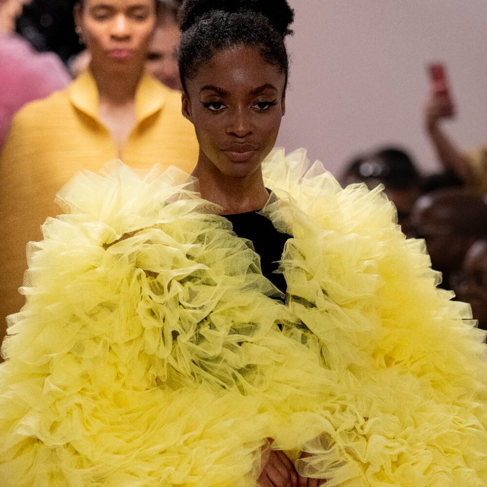 Beautiful fluffy high fashion tulle coat - Picture 5 of 7